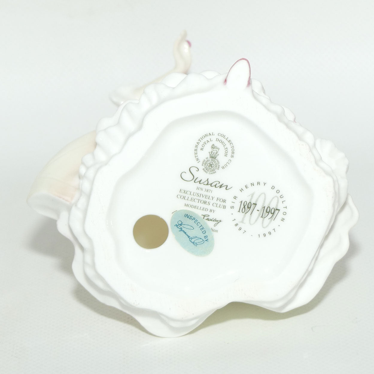 HN3871 Royal Doulton figure Susan | RDICC Exclusive