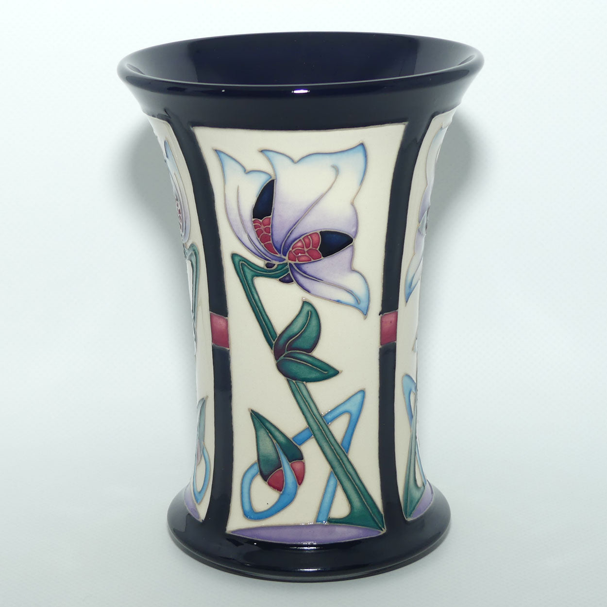 Moorcroft Pottery | Homage 158/6 vase | Designer: Rachel Bishop 