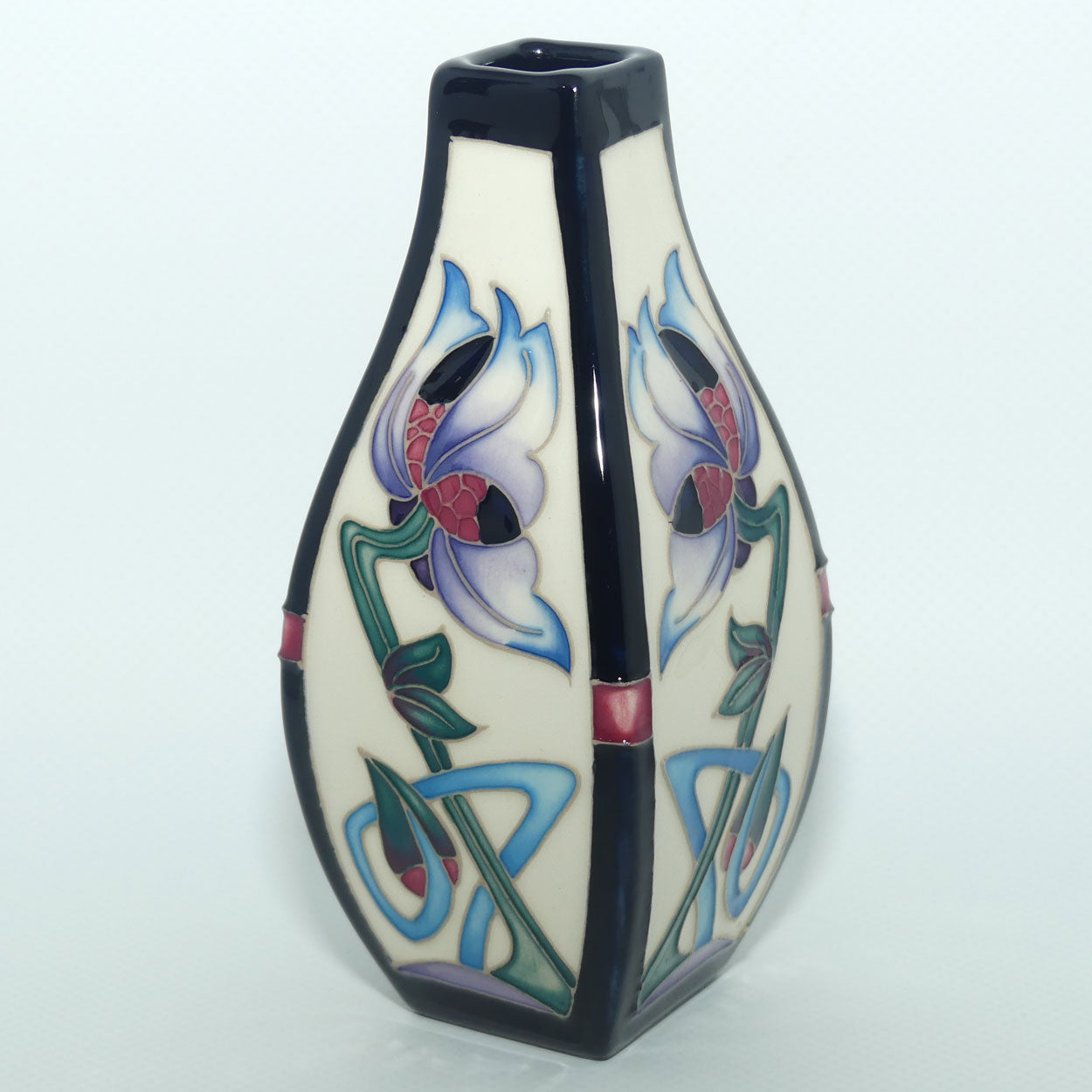 Moorcroft Homage 355/5 vase