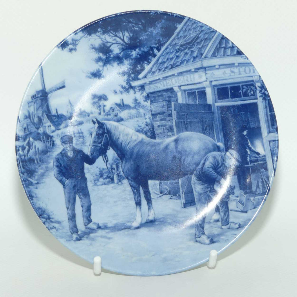 Delft Blauw Holland miniature plate | Horse getting Shoed