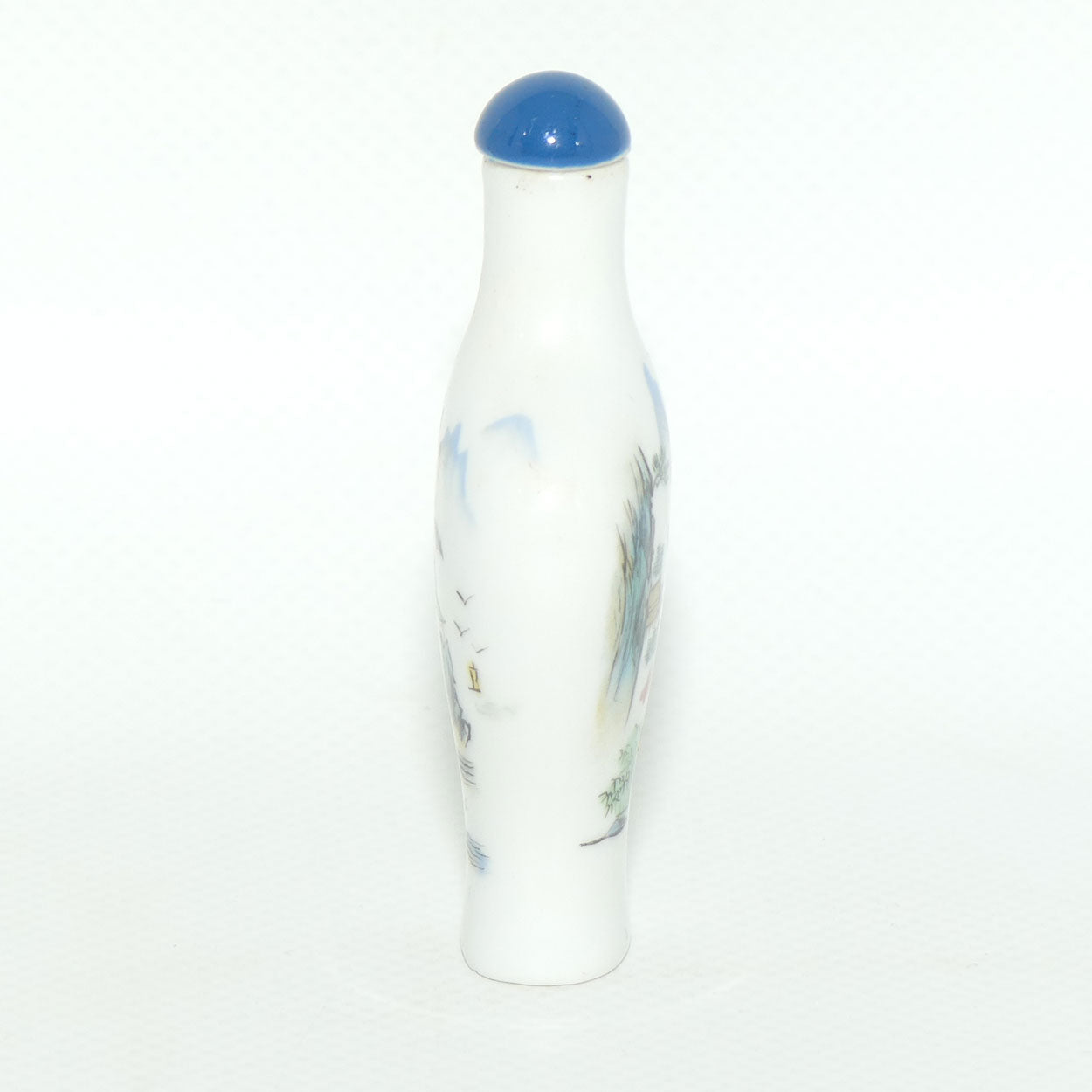 Chinese Landscape pattern Snuff Bottle | Blue stone stopper | Elegant shape