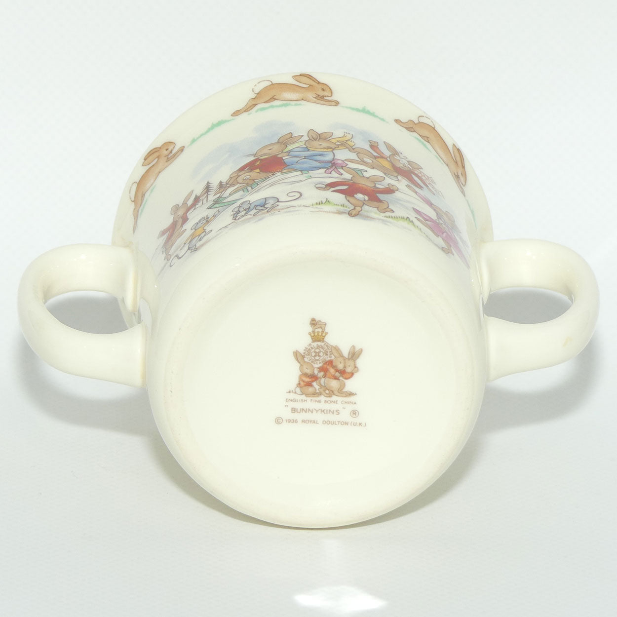 Royal Doulton Bunnykins Sledding | Snowball Fight hug a mug | boxed