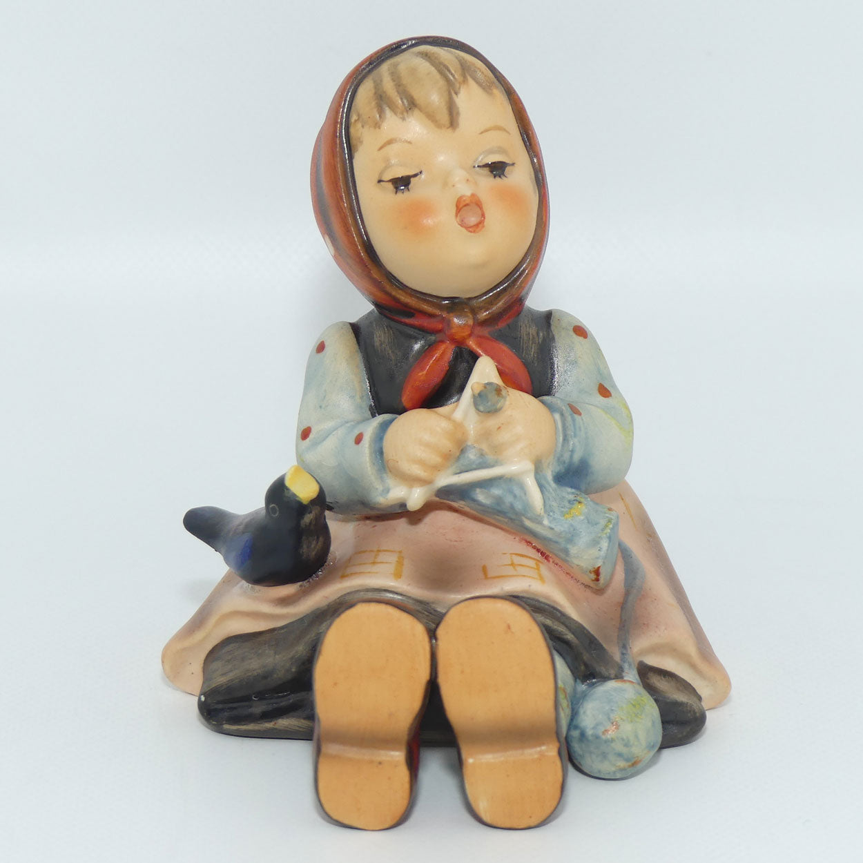 hum0069-mi-hummel-figure-happy-pastime-tmk5-2