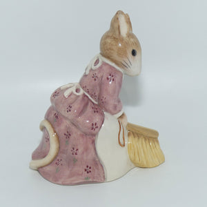 Beswick Beatrix Potter Hunca Munca Sweeping | Large