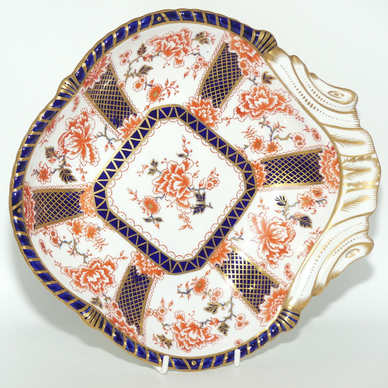 Royal Crown Derby Imari Pattern 2229 shell shape server