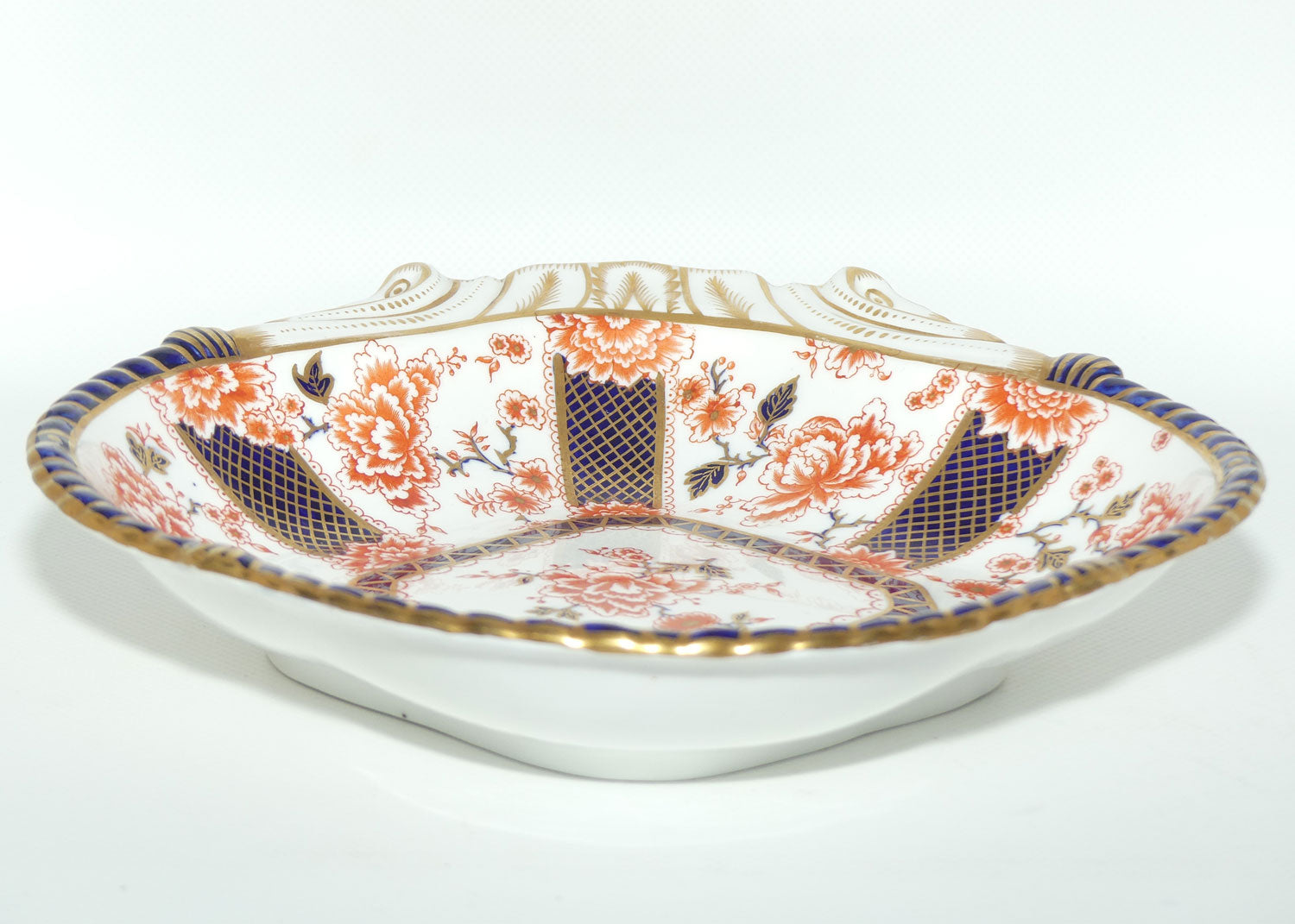 Royal Crown Derby Imari Pattern 2229 shell shape server