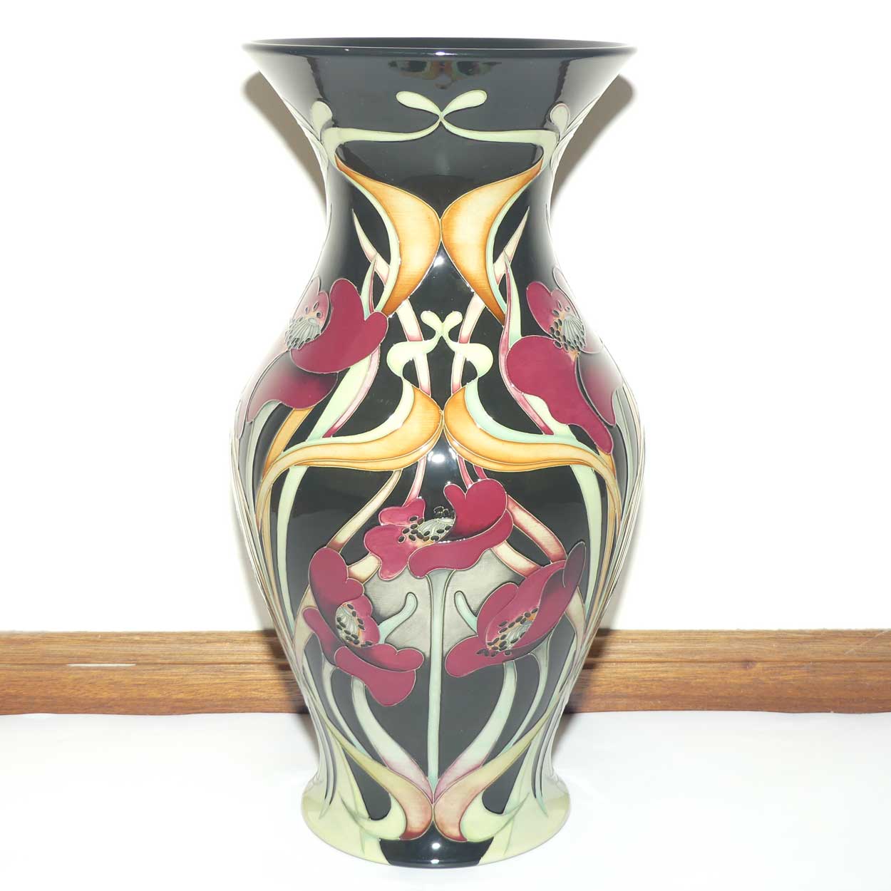 Moorcroft In Praise of Poppies vase | Prestige | Shape 226/18 | Num Ed