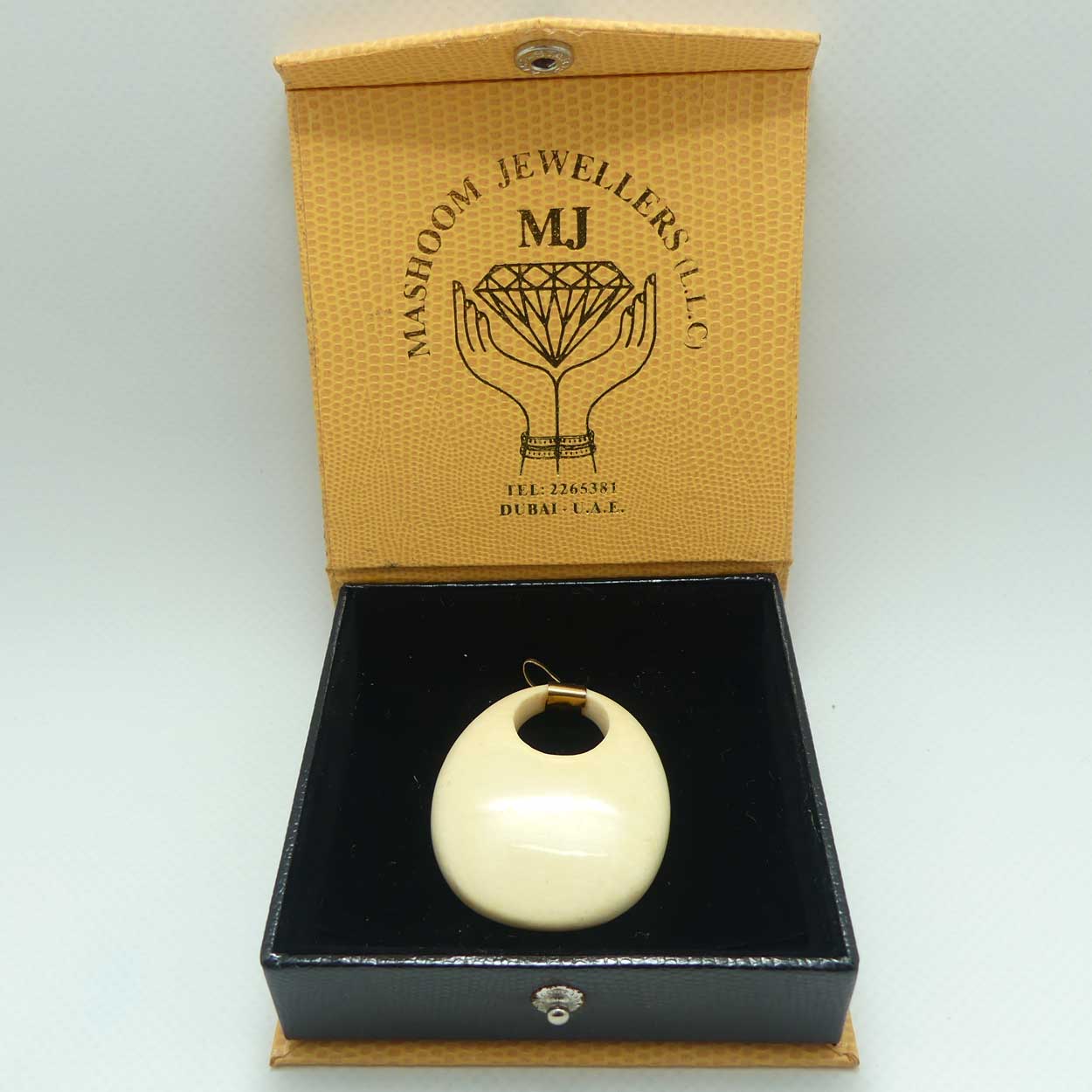 Handmade Ivory loop pendant | Mashoom Jewellery Dubai UAE