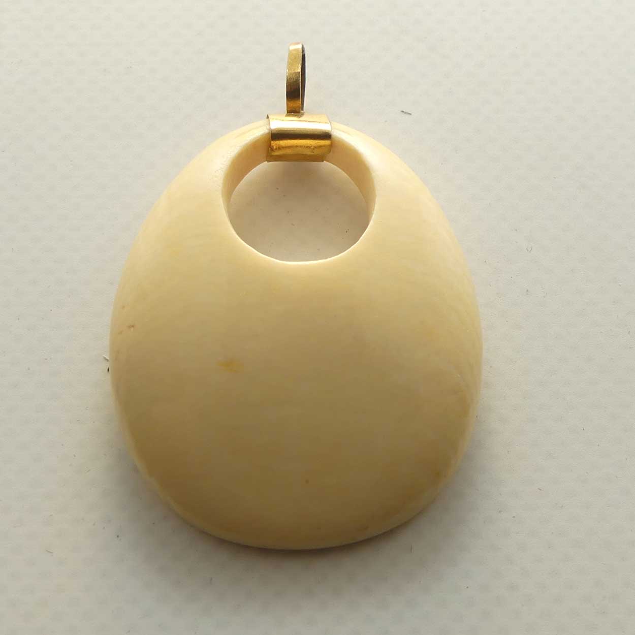 Handmade Ivory loop pendant | Mashoom Jewellery Dubai UAE