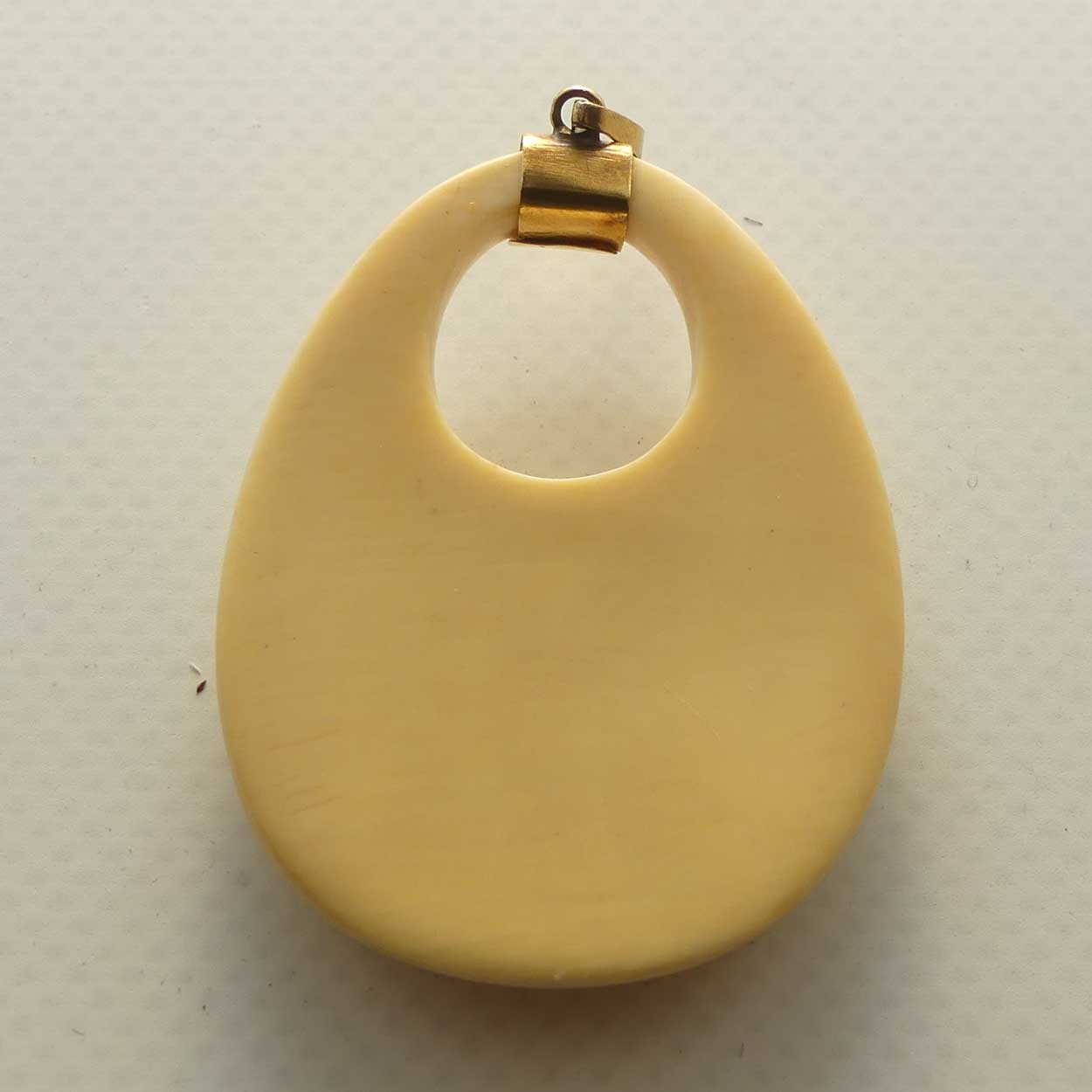 Handmade Ivory loop pendant | Mashoom Jewellery Dubai UAE