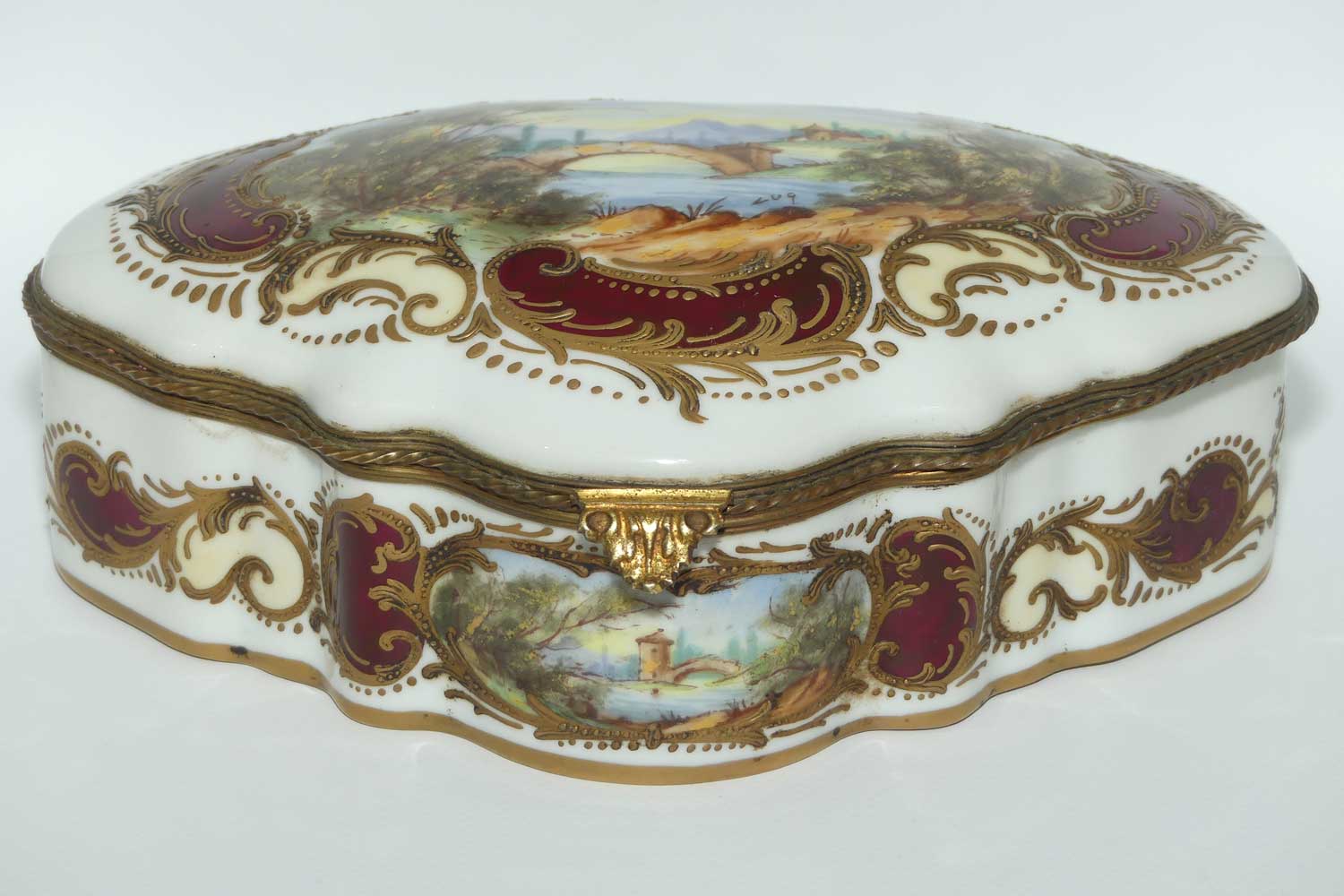 Superb French Sevres style Dressing table Casket | Coffret en Porcelaine | Zug