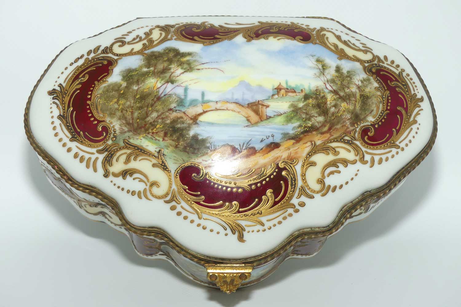 Superb French Sevres style Dressing table Casket | Coffret en Porcelaine | Zug