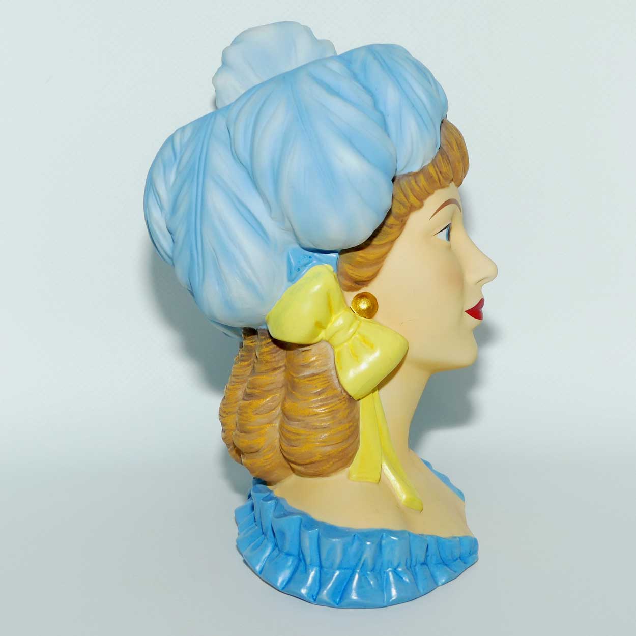 Jim Beam 2012 | IAJBBSC Convention Lady Head vase | Blue