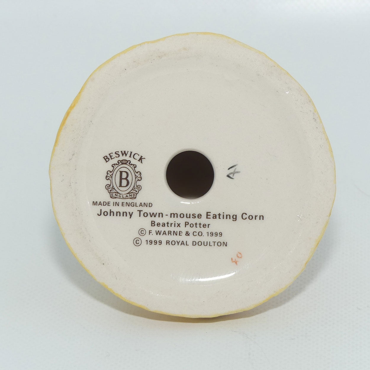 Beswick Beatrix Potter Johnny Town Mouse Eating Corn 