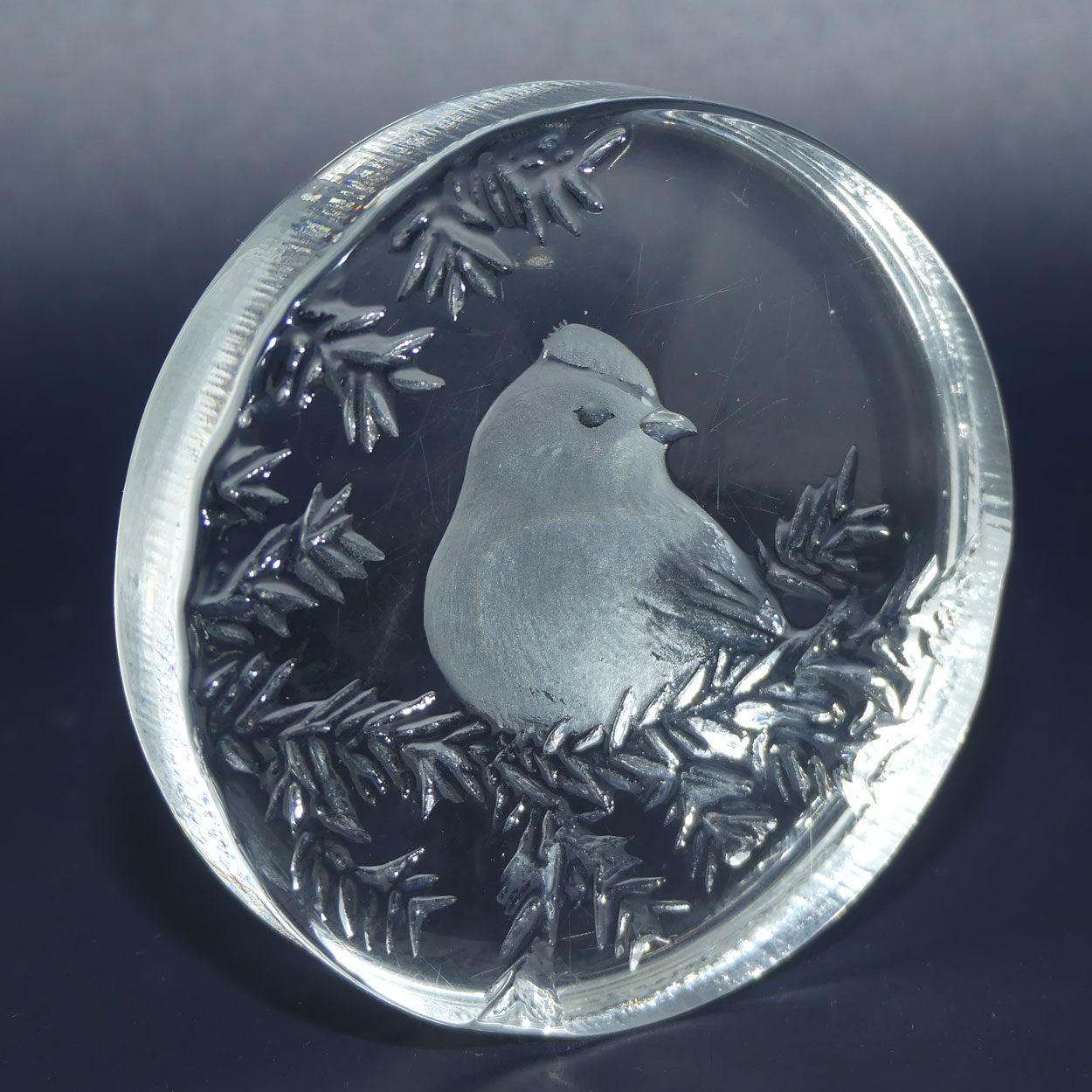 Mats Jonasson Sweden Crystal | 29152 | Small Robin paperweight