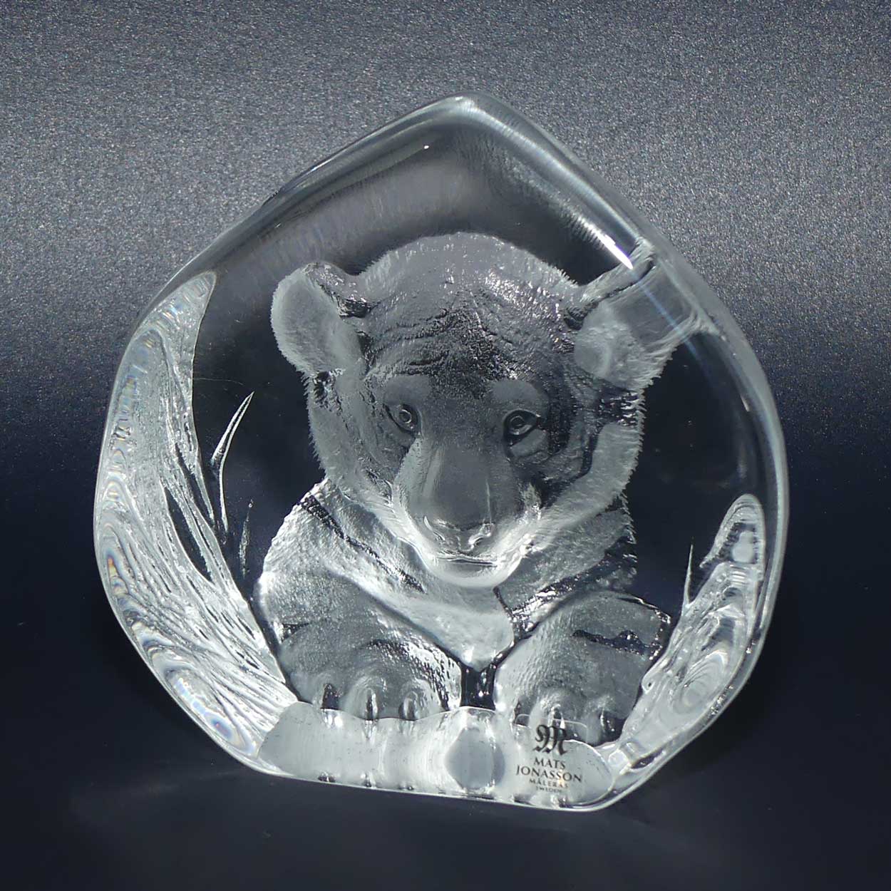 Mats Jonasson Sweden Crystal | 3708 Tiger Cub Plaque paperweight