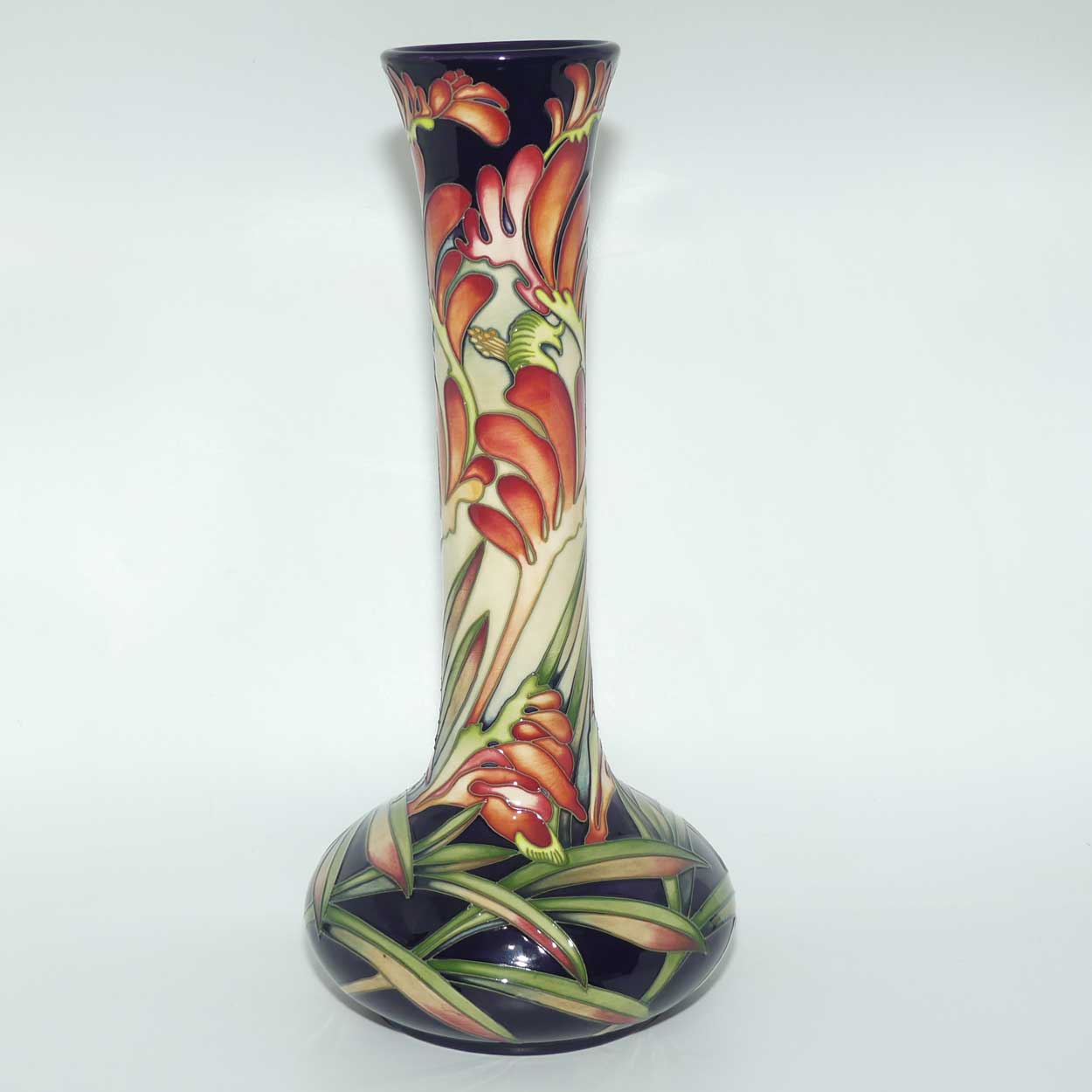 Moorcroft Kangaroo Paw vase 99/15 | NE 67