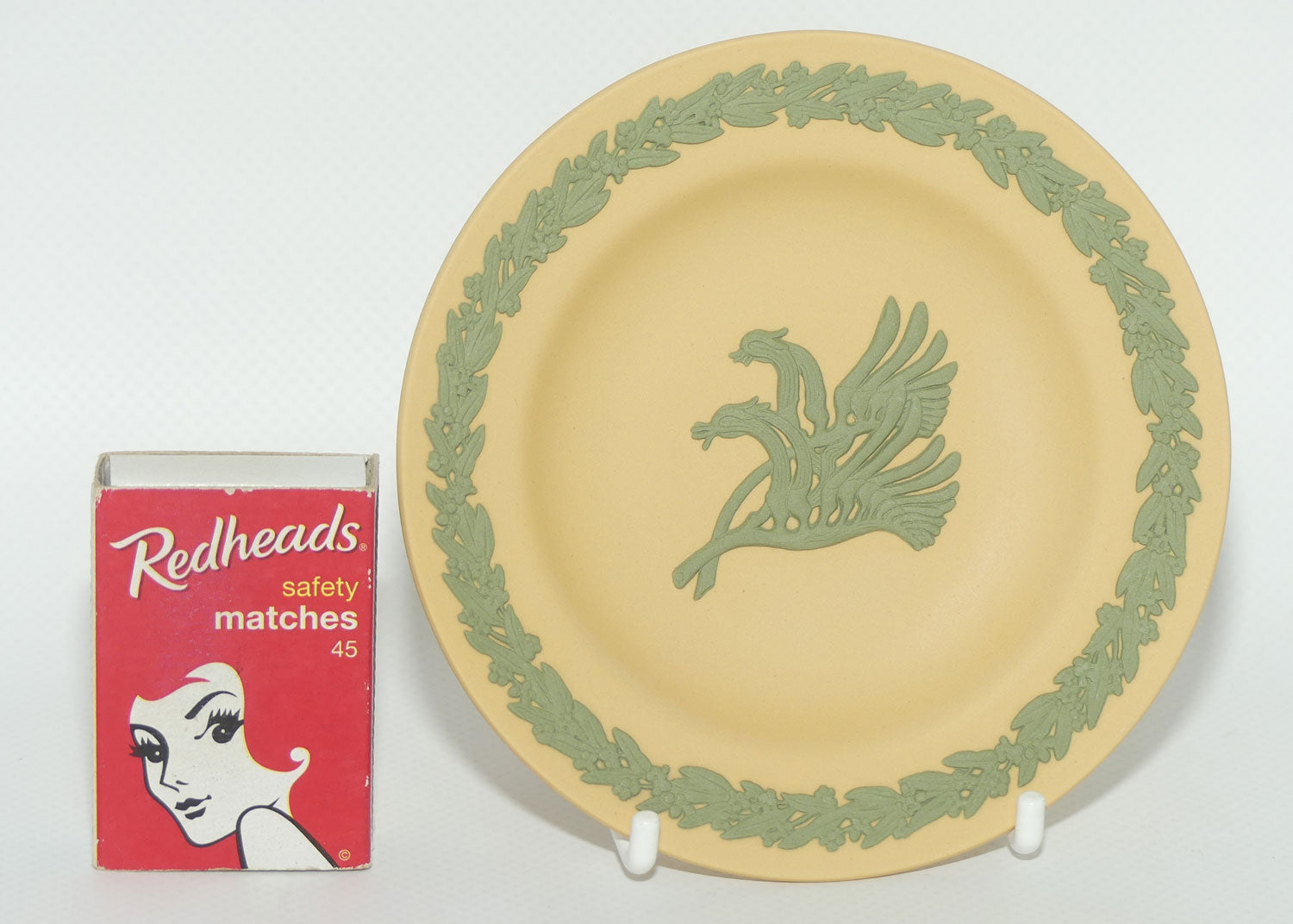 Wedgwood Jasper | Australian Native Flowers | Kangaroo Paw | miniature plate | boxed