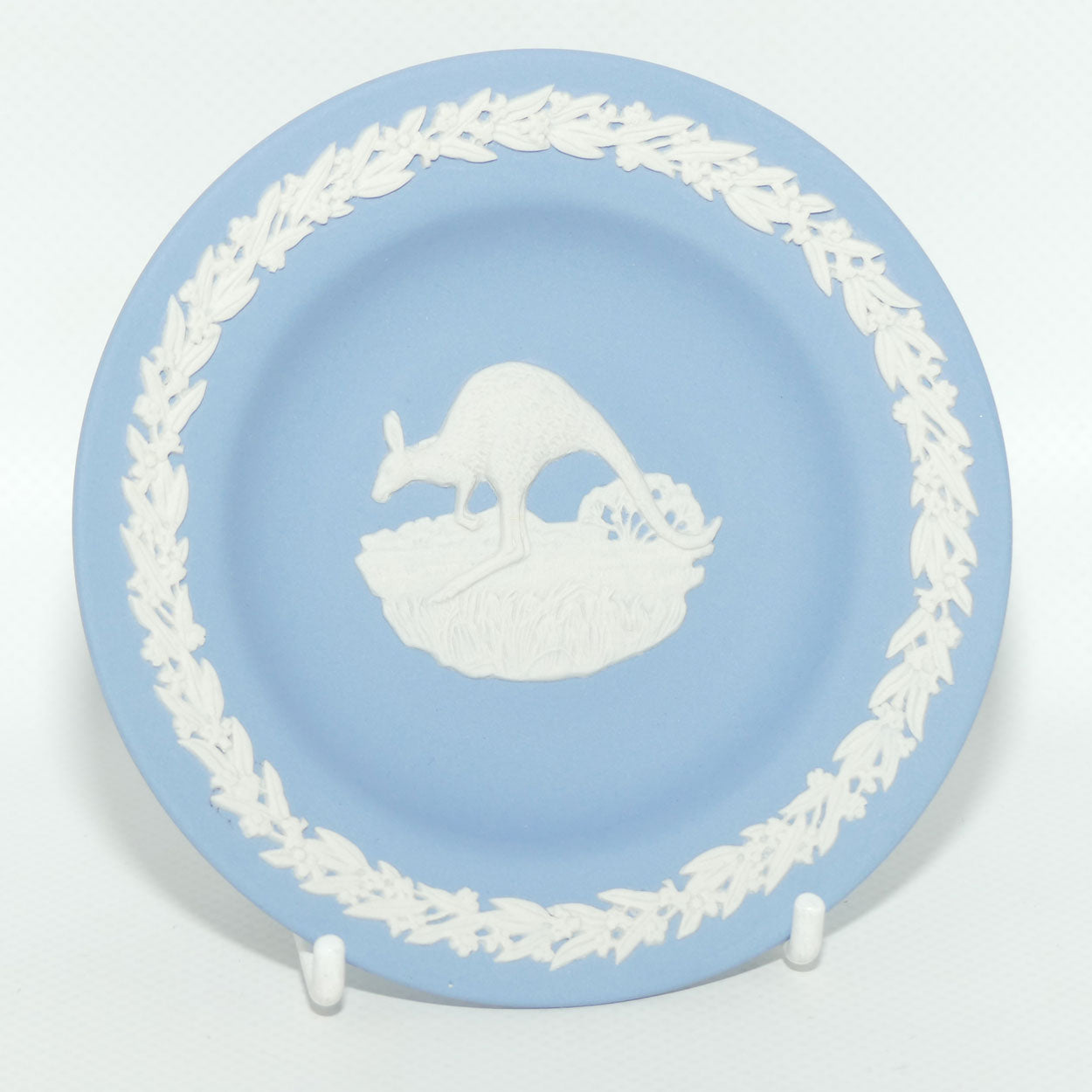 Wedgwood Jasper | Australian Fauna | White on Pale Blue | Kangaroo Plate | Box + Cert