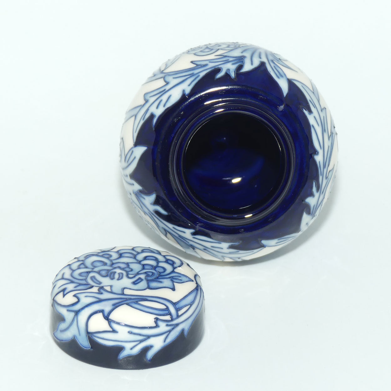 Moorcroft Kelmscott Artichoke Ginger Jar 769/4