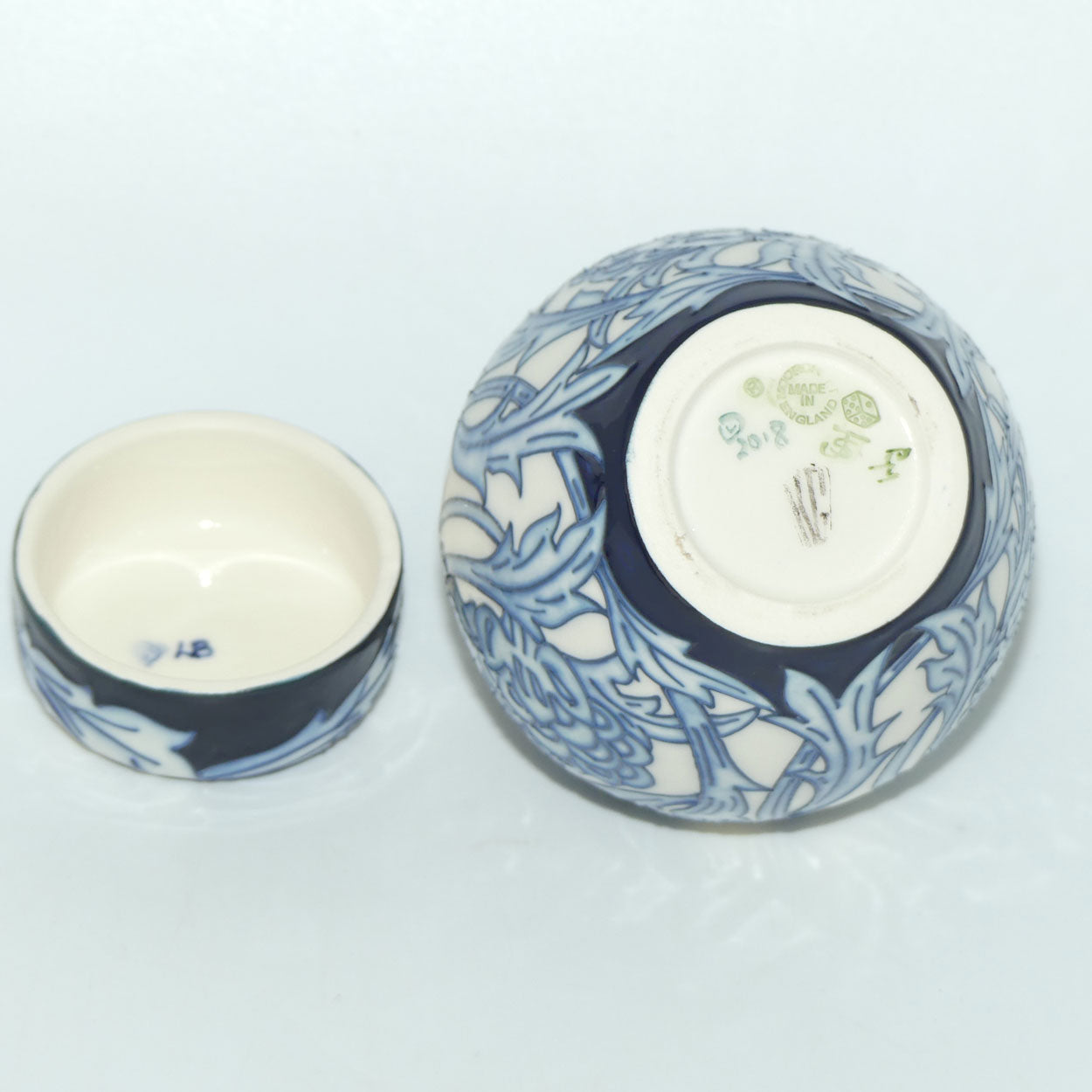 Moorcroft Kelmscott Artichoke Ginger Jar 769/4