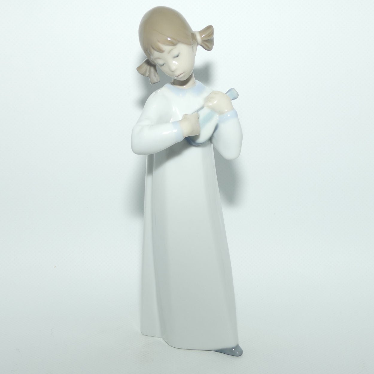 Lladro figure Girl with Guitar | #4871 | figure only
