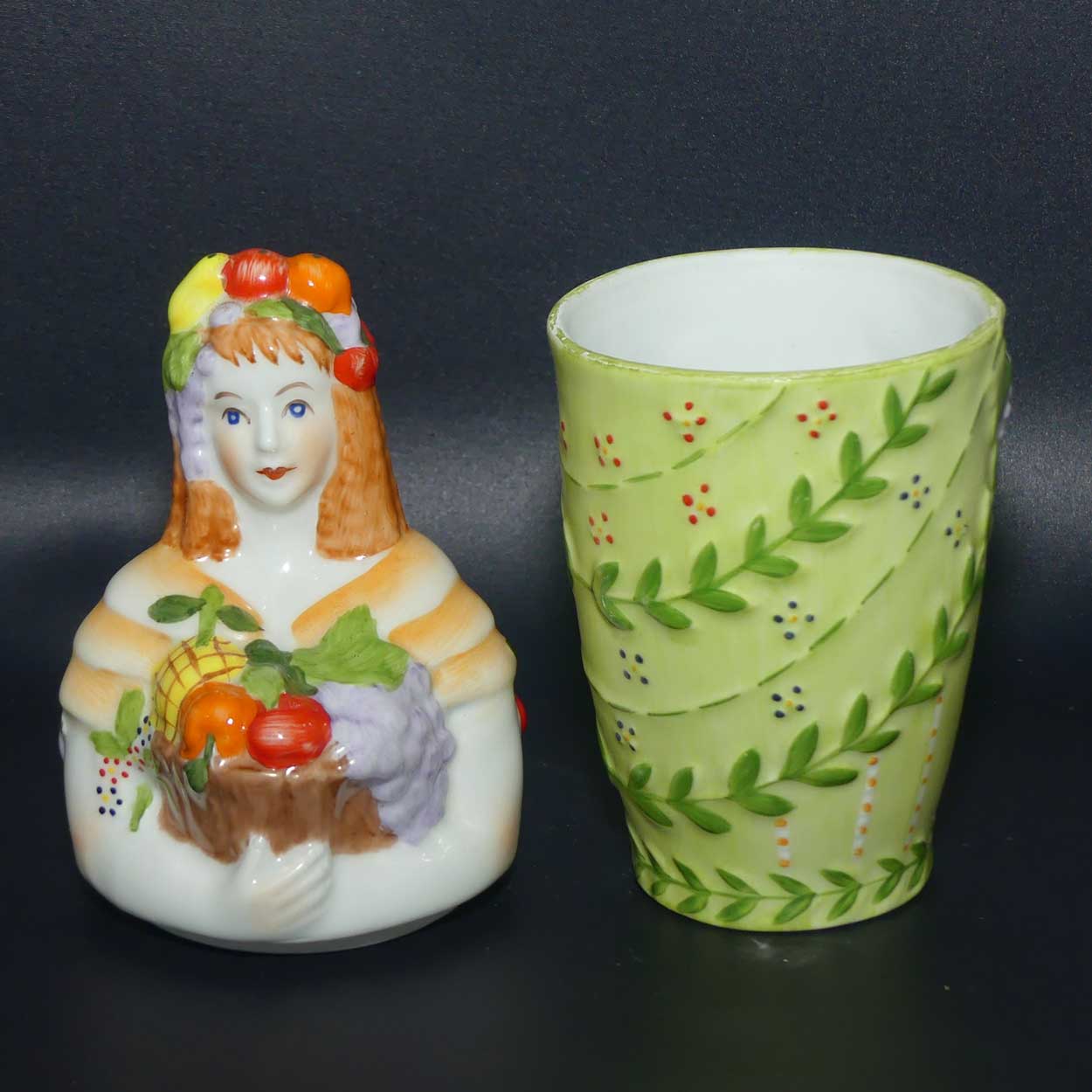 Villeroy and Boch French Gardeners Fragrances Lady with Basket of Fruit Votive