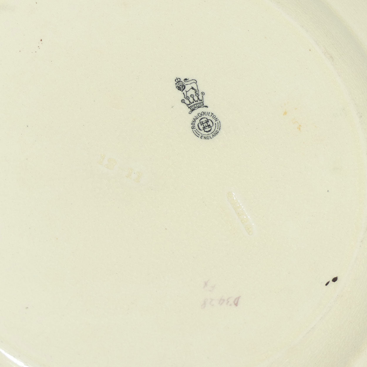 Royal Doulton Old English Saying plate | A thing of beauty is a joy for ever D3458