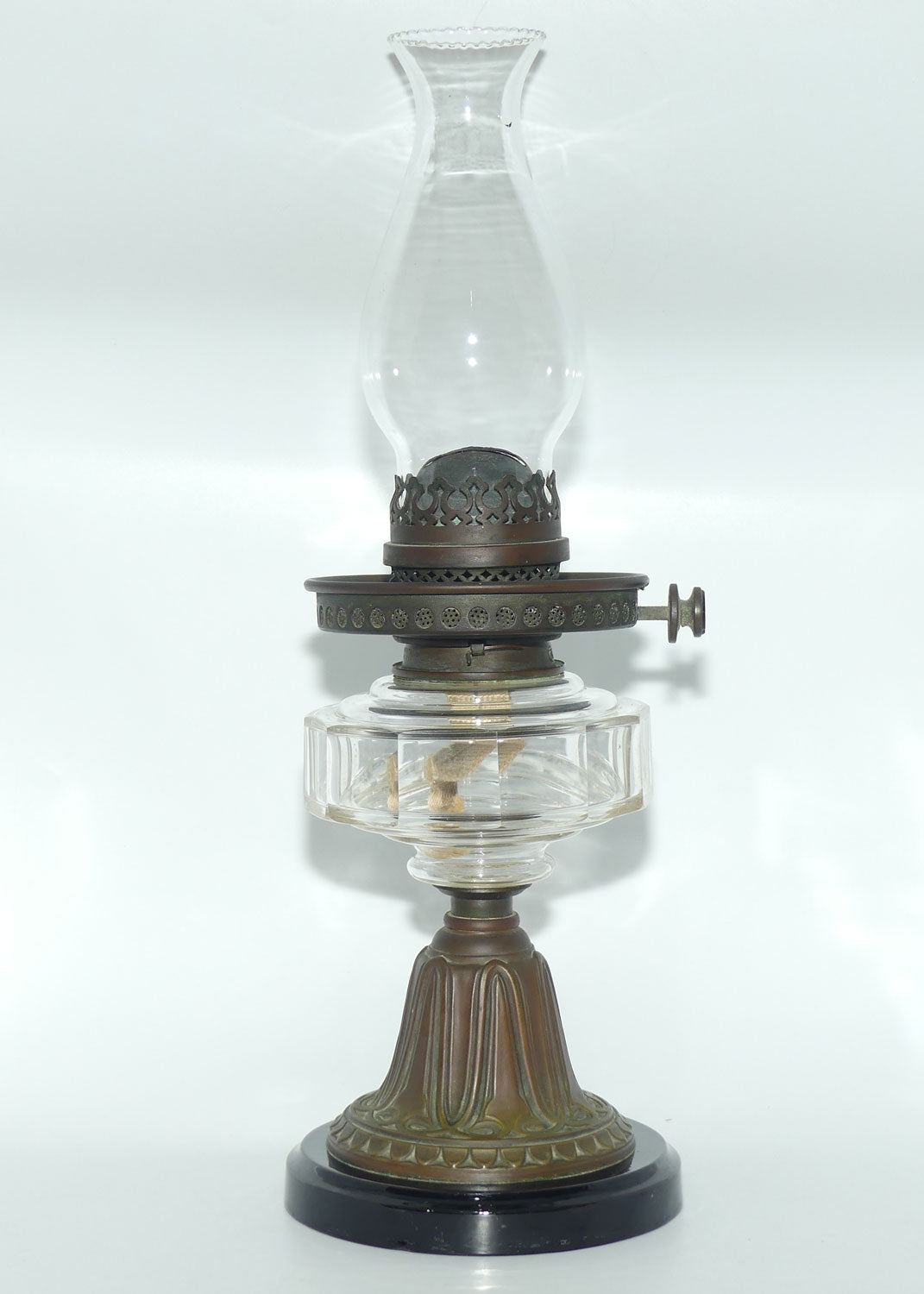 Victorian facetted Crystal font Hinks's Duplex Patent Oil Lamp
