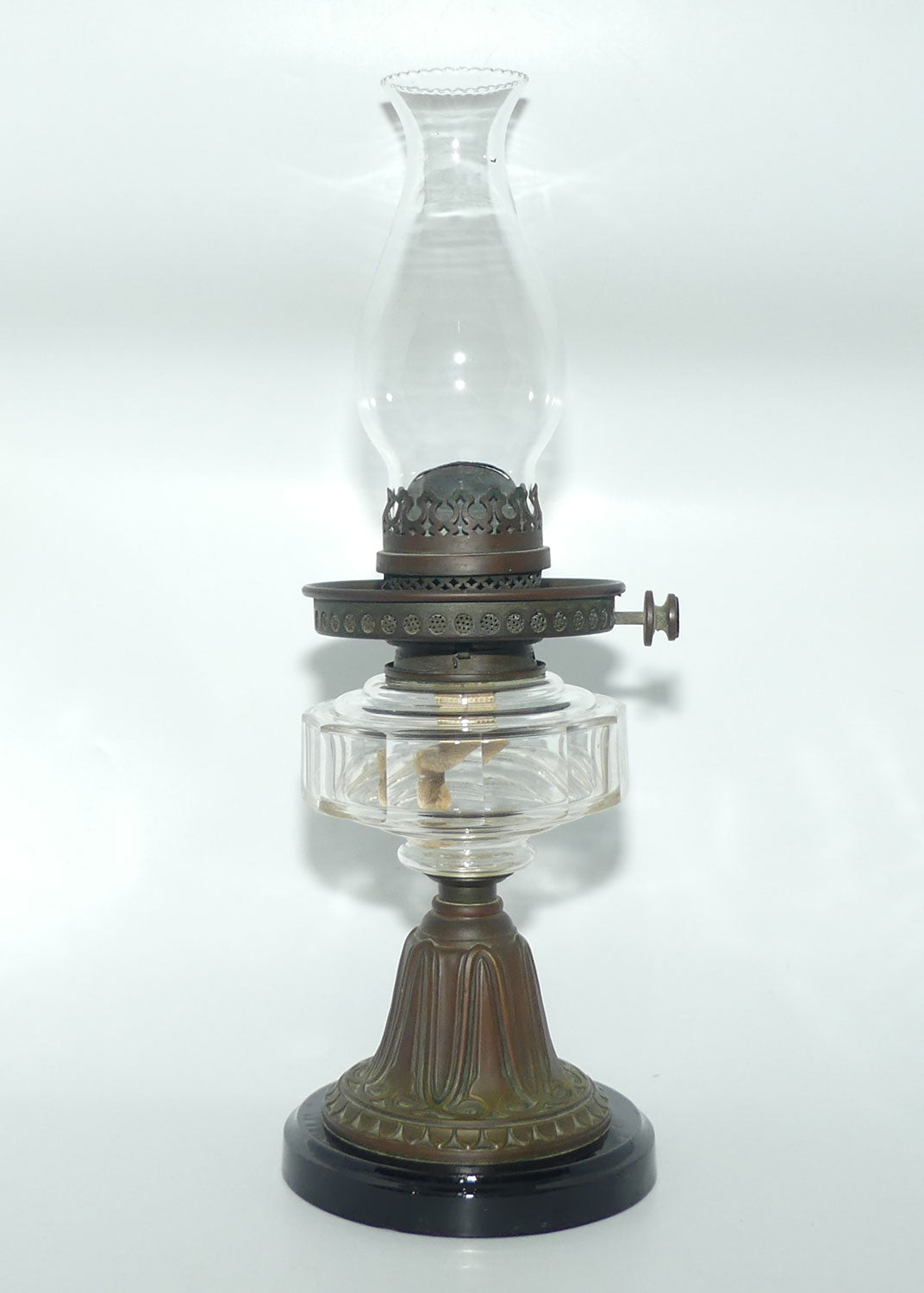 Victorian facetted Crystal font Hinks's Duplex Patent Oil Lamp