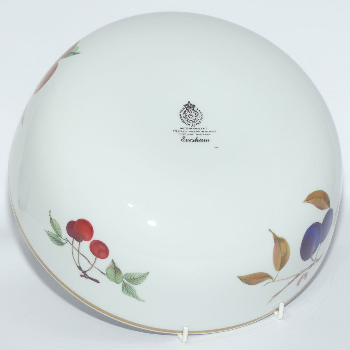 Royal Worcester Fine Porcelain | Evesham pattern | large fruit bowl | 26cm diam