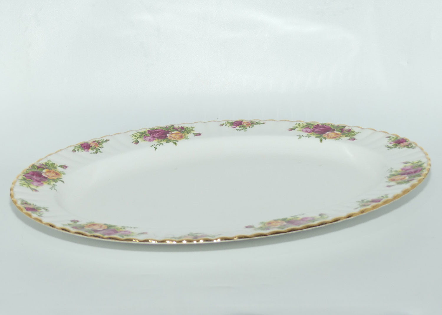 Royal Albert Bone China England Old Country Roses oval meat platter | 41cm | 1962 backstamp