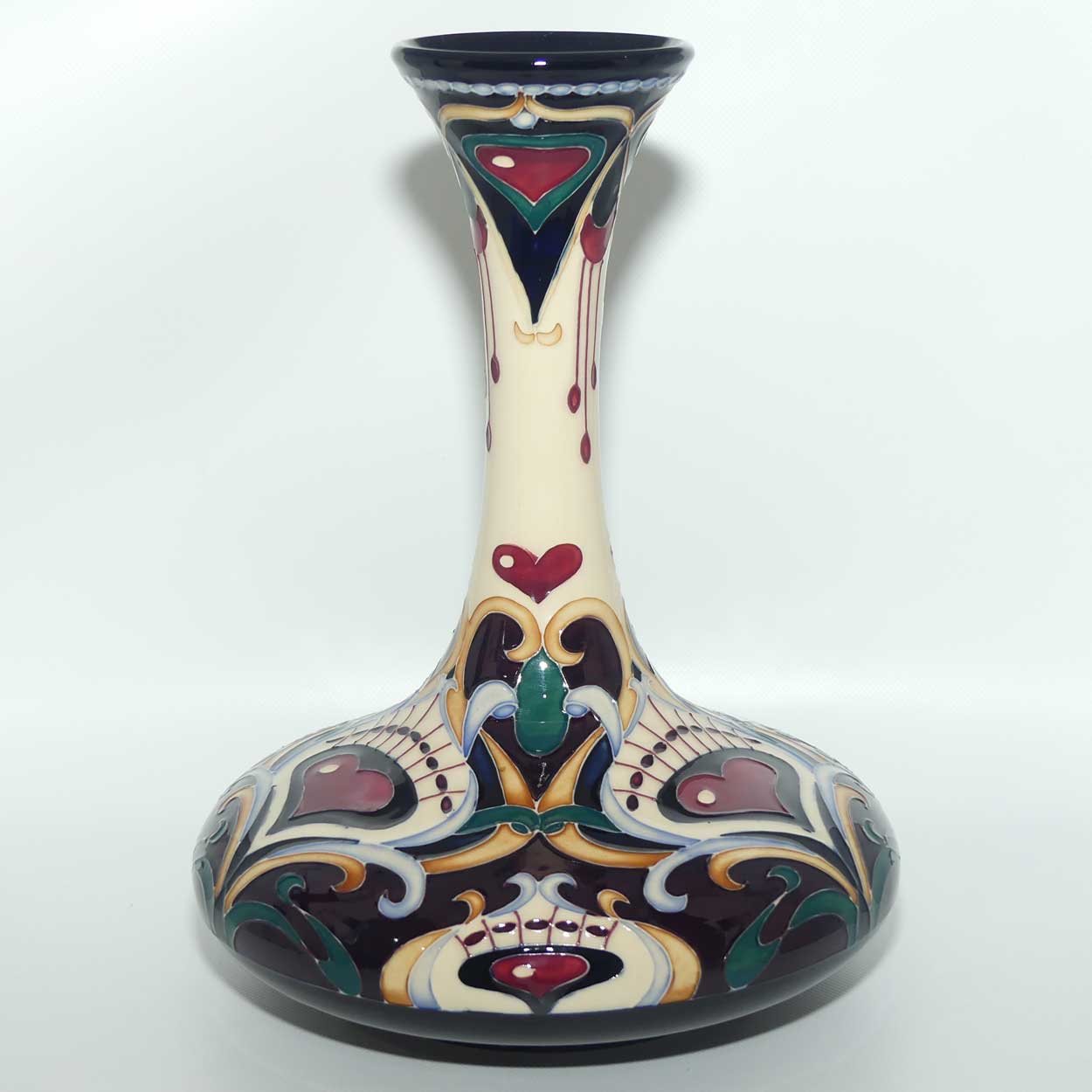 Moorcroft Lassie o'My Heart vase | Shape 104/9 | LE116/150