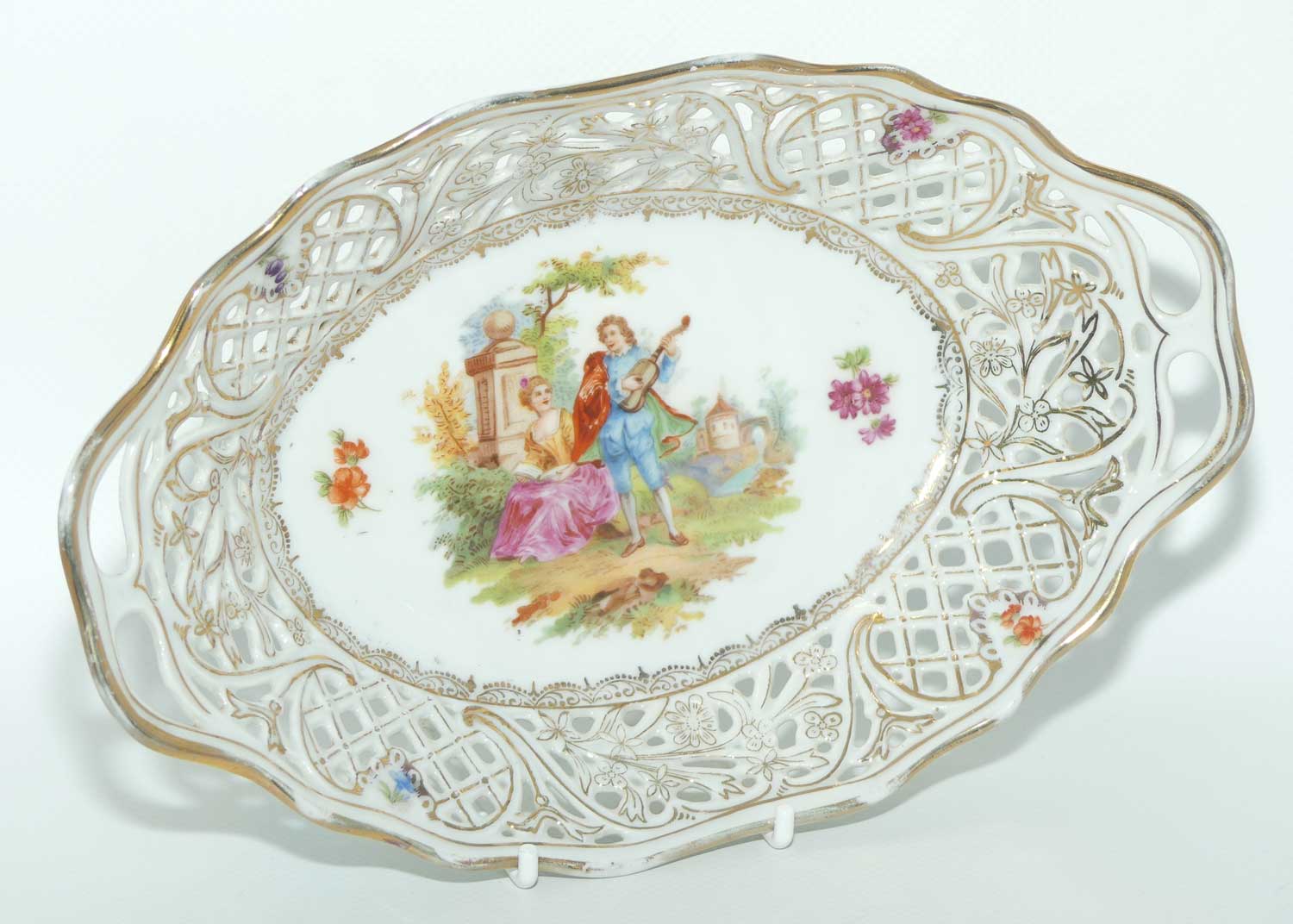 Schumann Dresden pierced gallery twin handle basket