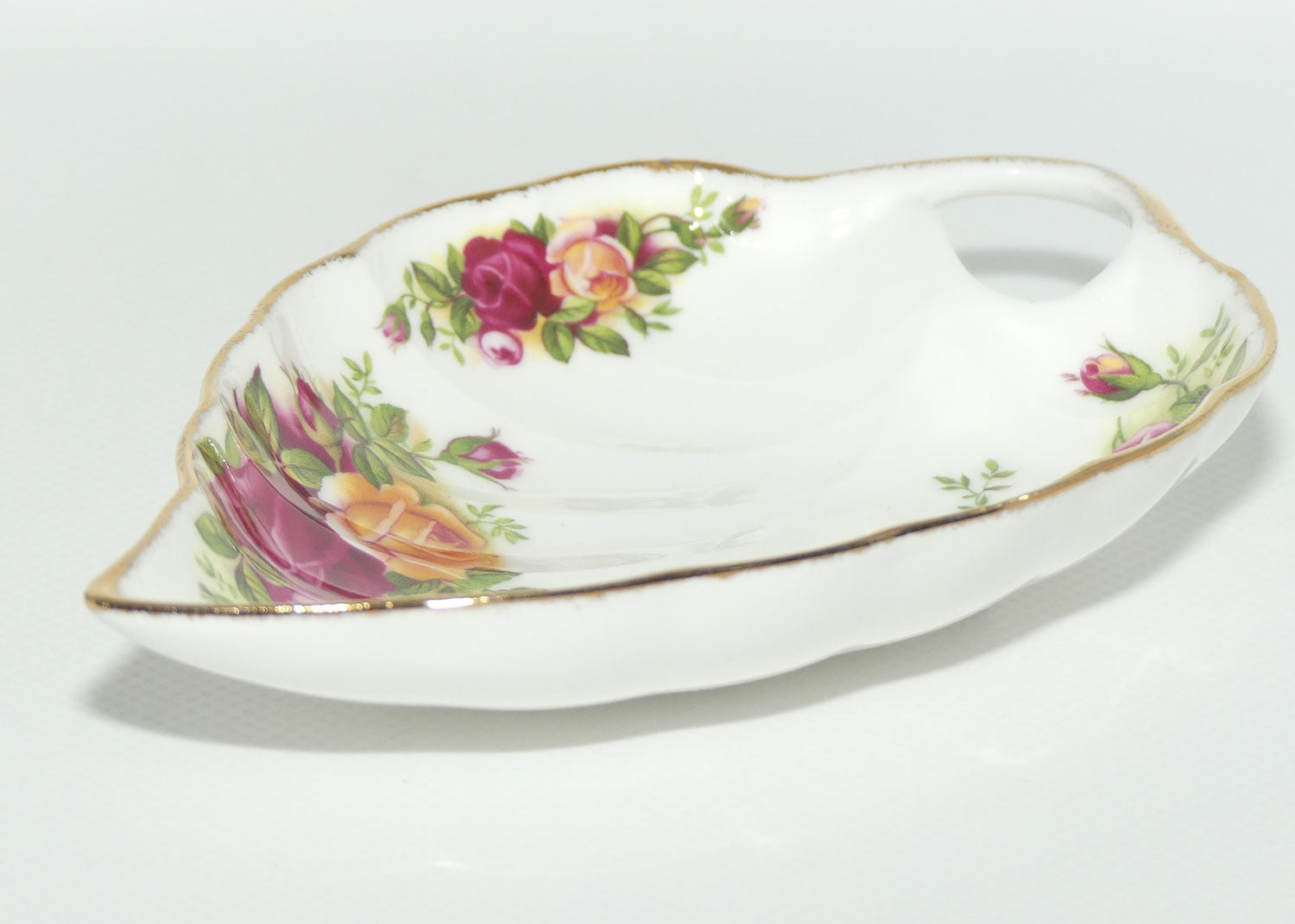 Royal Albert Bone China England Old Country Roses Leaf Shape Plate| © 1962 Royal Albert Ltd backstamp