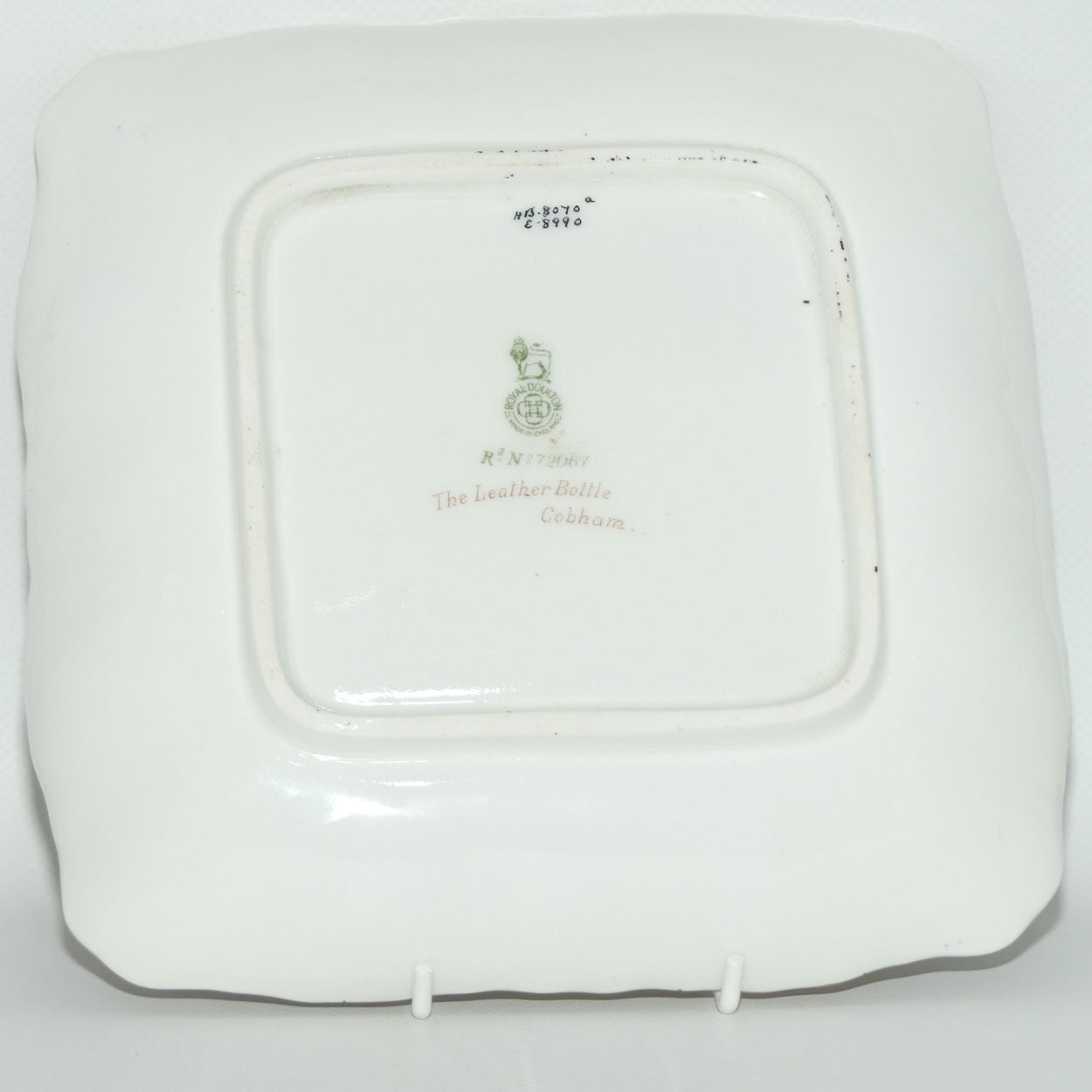 Royal Doulton hand painted and gilt The Leather Bottle Cobham bowl (Hart)