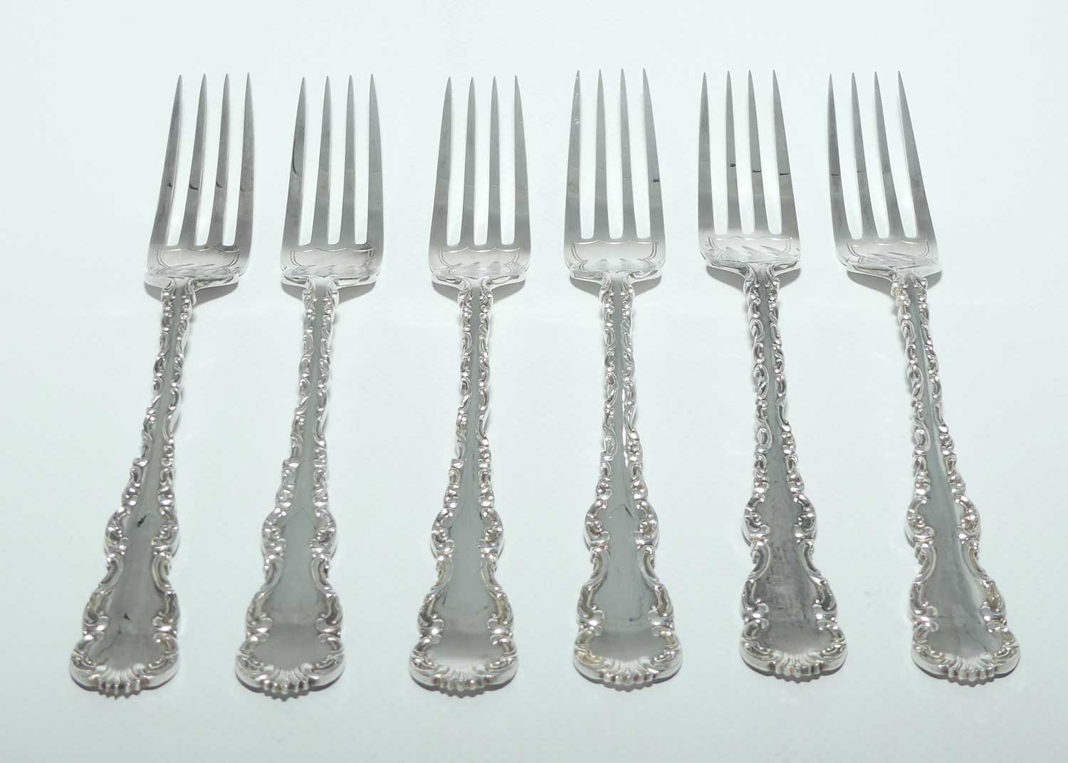 Edwardian era Lee and Wigful Sheffield set of Plated fish eaters in Walnut case