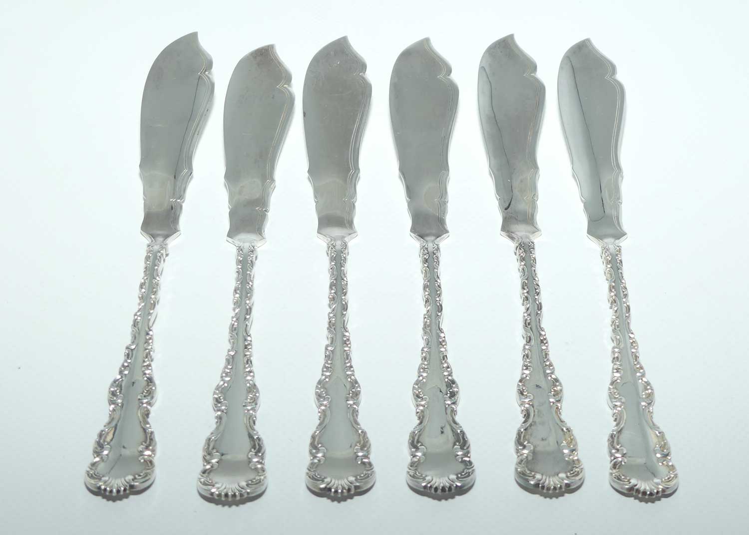 Edwardian era Lee and Wigful Sheffield set of Plated fish eaters in Walnut case