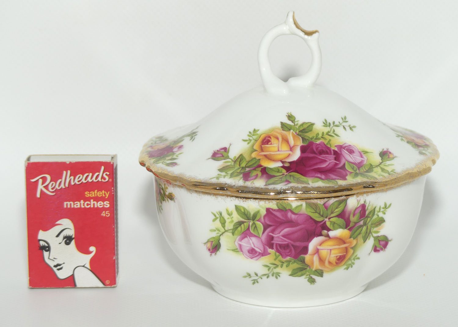 Royal Albert Bone China England Old Country Roses Lidded Bowl | 11.5 diam |© 1962 Royal Albert Ltd backstamp