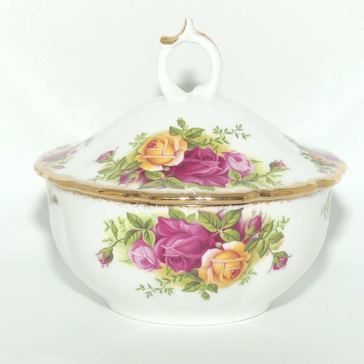 Royal Albert Bone China England Old Country Roses Lidded Bowl | 11.5 diam |© 1962 Royal Albert Ltd backstamp