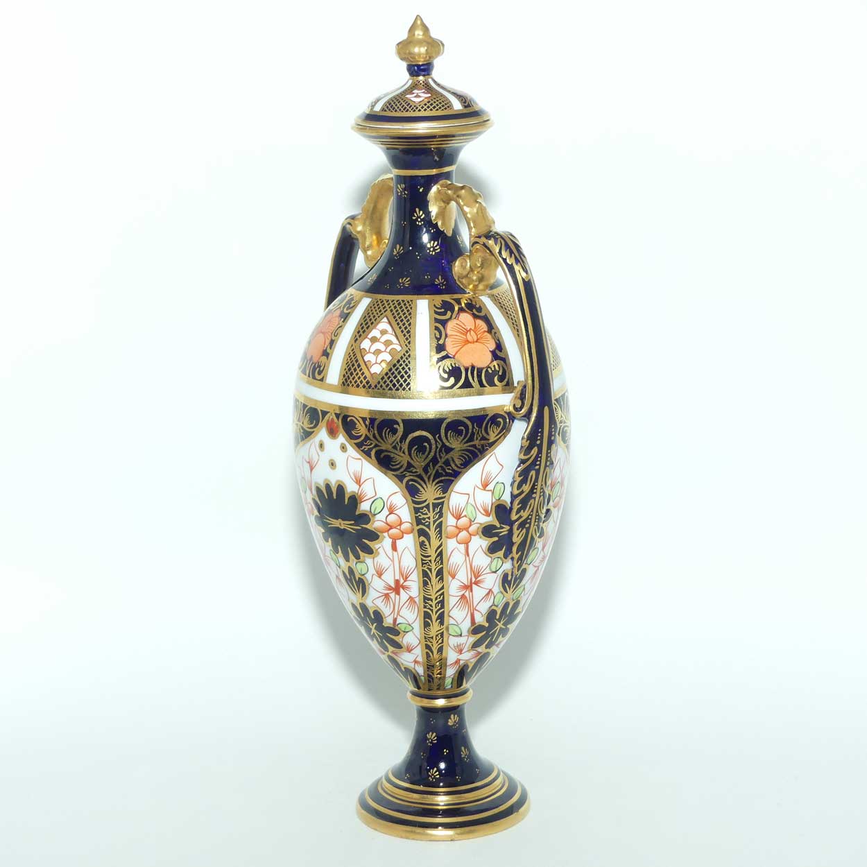 Royal Crown Derby Imari 1128 pattern lidded vase | c.1931