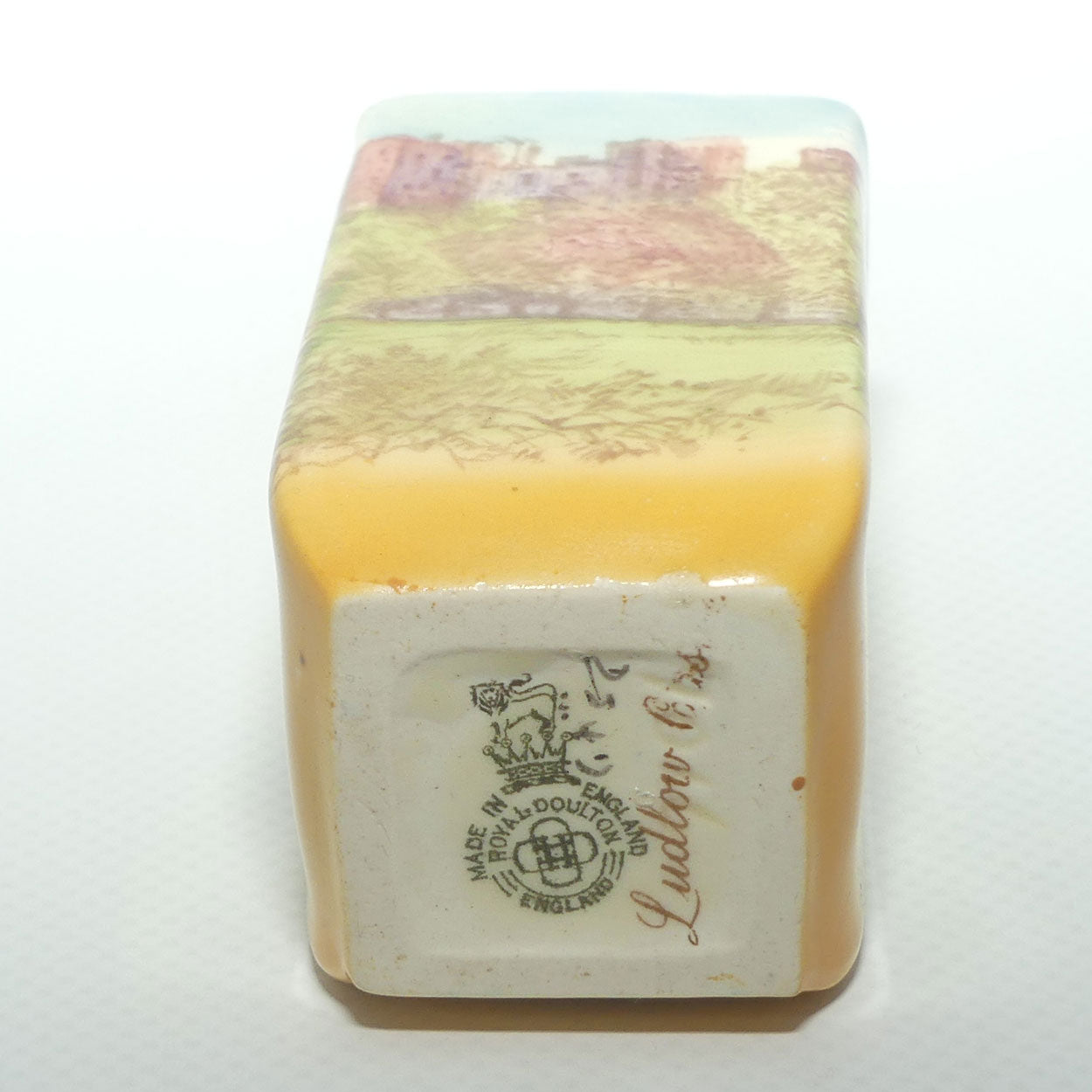 Royal Doulton English Castles and Churches | Ludlow Castle box vase D5413