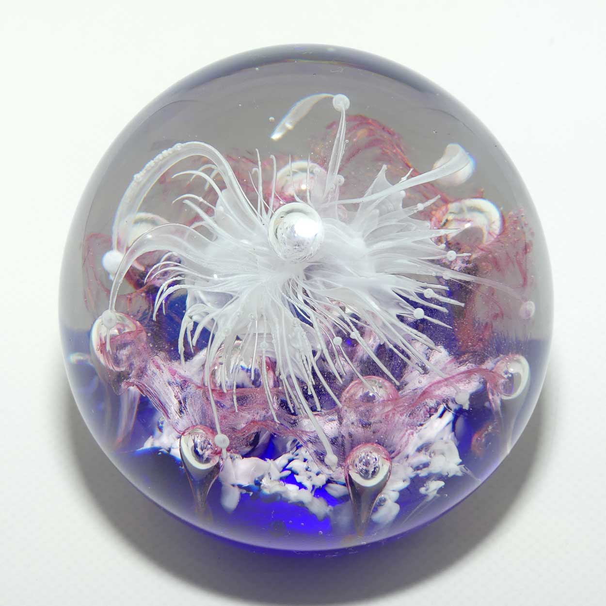Controlled bubble Swirl paperweight | White, Pink and Blue | Magnum