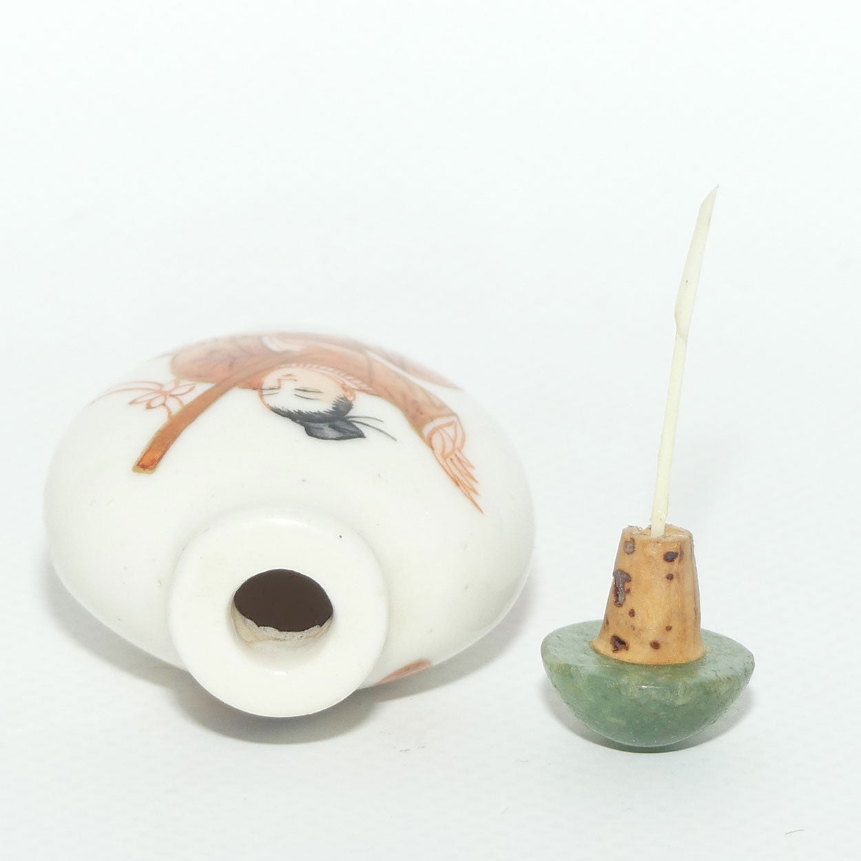 Chinese snuff bottle with greenstone stopper | Man and Woman scene