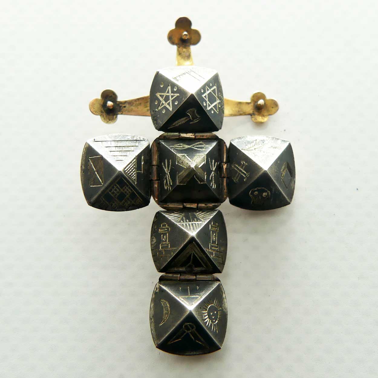 Victorian era 9ct Masonic Orb puzzle ball charm