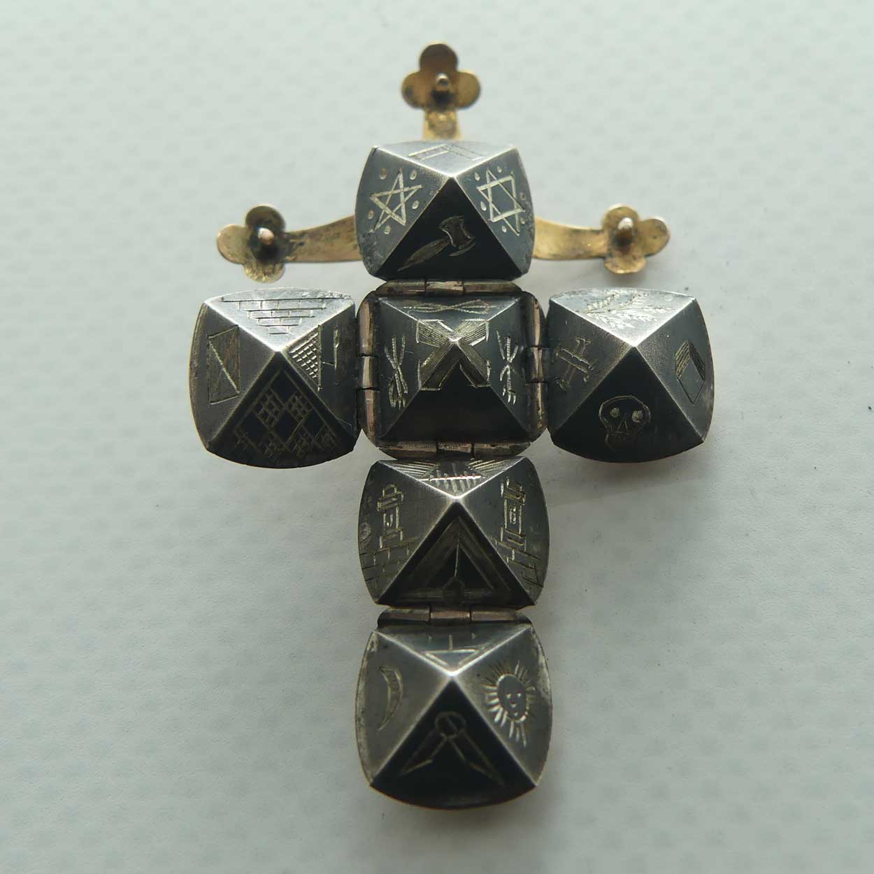 Victorian era 9ct Masonic Orb puzzle ball charm