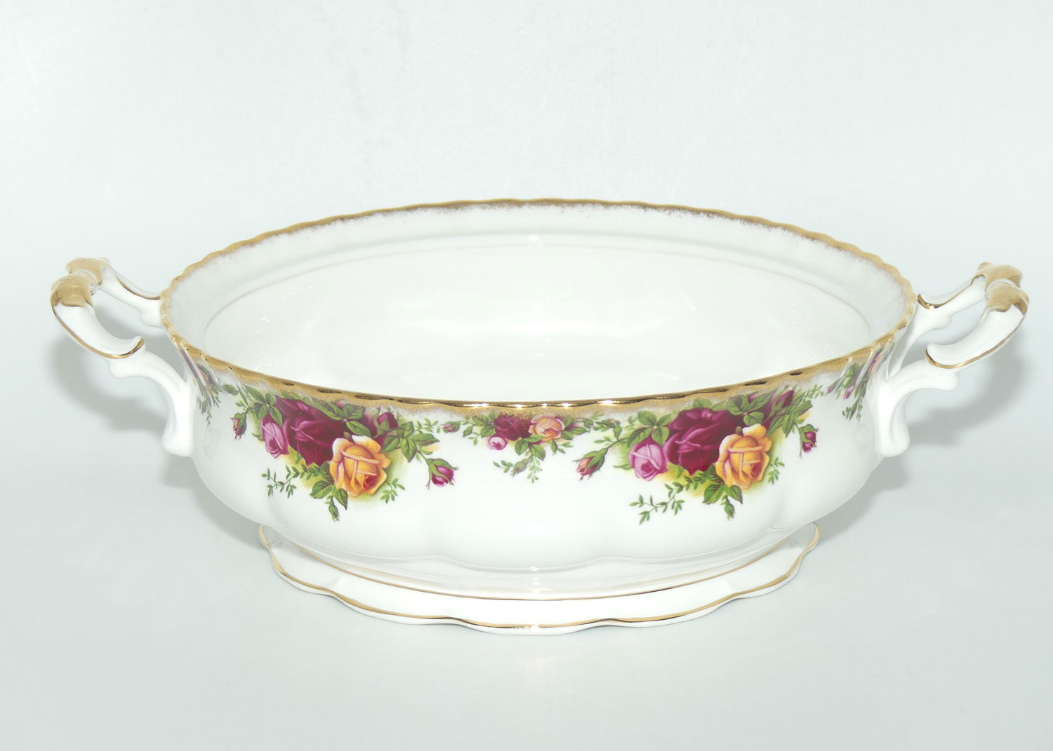 Royal Albert Bone China England Old Country Roses Tureen No Lid | 22.5cm diam |© 1962 Royal Albert Ltd backstamp