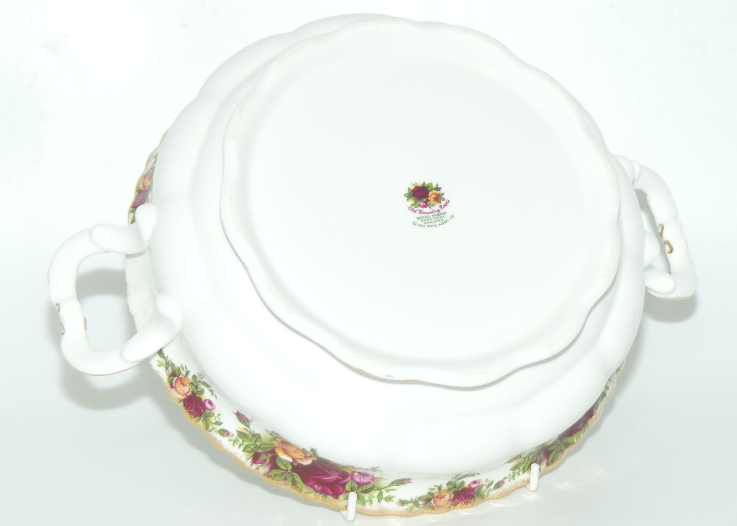 Royal Albert Bone China England Old Country Roses Tureen No Lid | 22.5cm diam |© 1962 Royal Albert Ltd backstamp