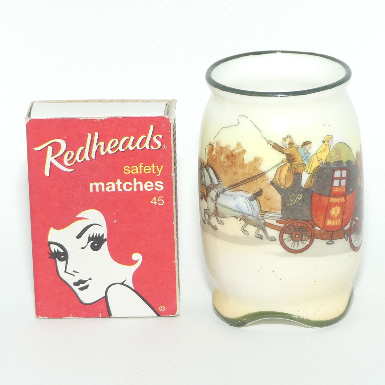 Royal Doulton Coaching Days miniature vase E3804 | 4 Splay Feet