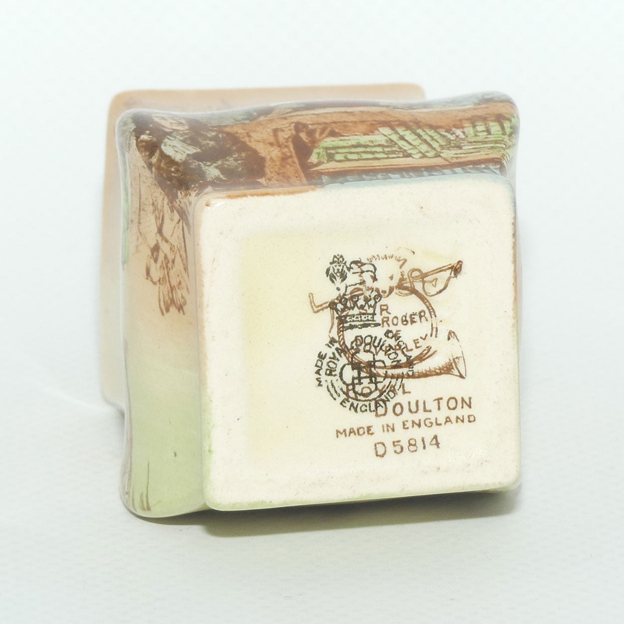 Royal Doulton Sir Roger De Coverley miniature vase D5814